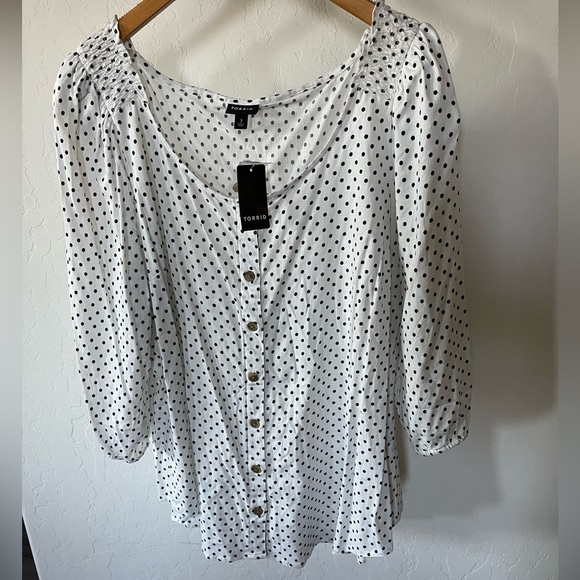 Torrid Black & White Polka Dot Women’s Blouse, Size 3–NWT!••• - Picture 7 of 14